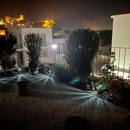 Adubai Nyaraló *